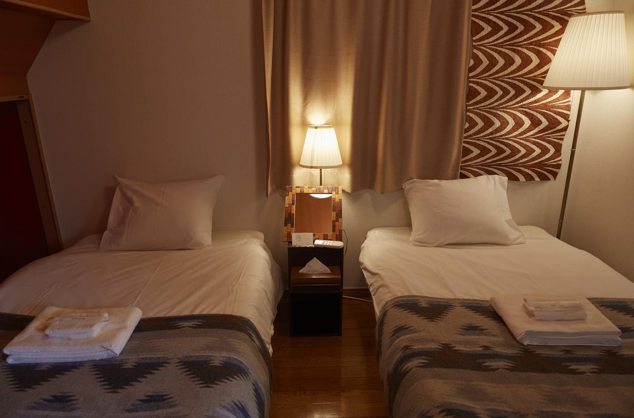 Japan Hostel Shinya Tokkyu Tokio Buitenkant foto